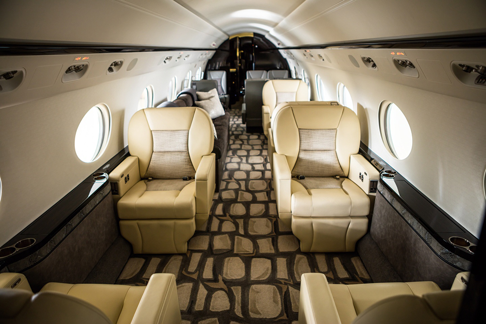 Heavy Jet Interior