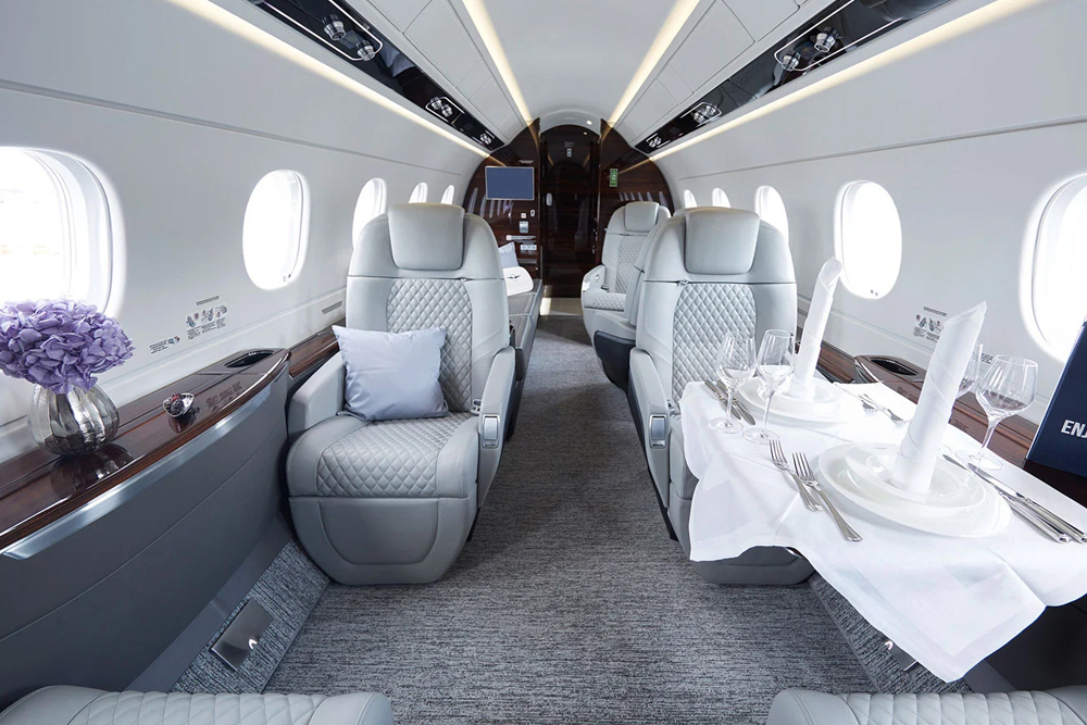 Challenger 350 Charter